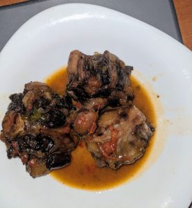 Read more about the article Fall-Off-The Bone Oxtail Recipe(Cow’s Tail)