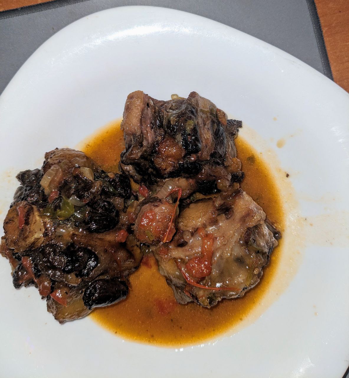 You are currently viewing Fall-Off-The Bone Oxtail Recipe(Cow’s Tail)