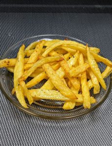 Read more about the article Crispiest Seasoned Air Fryer French Fries