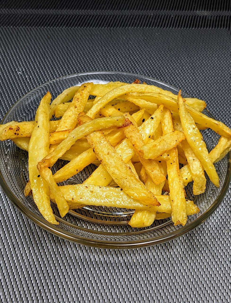 You are currently viewing Crispiest Seasoned Air Fryer French Fries