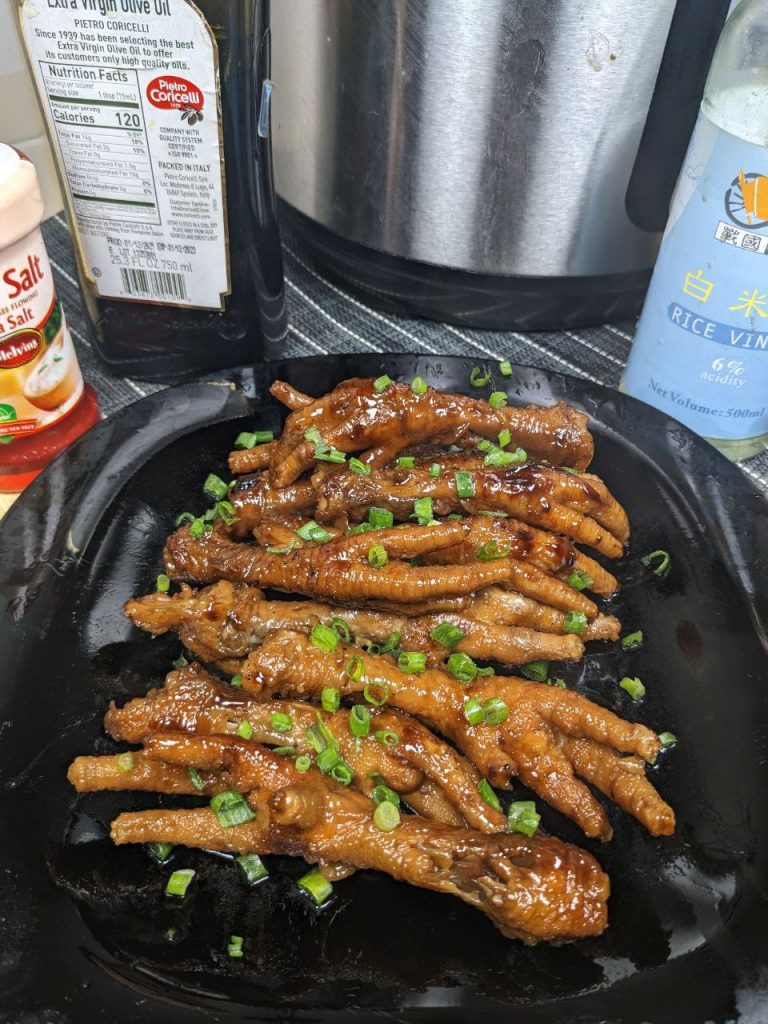 Tiger Skin Chicken Feet Garnished With Spring Onions