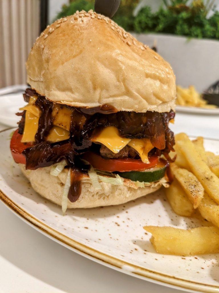 Burger | Crave Restaurant